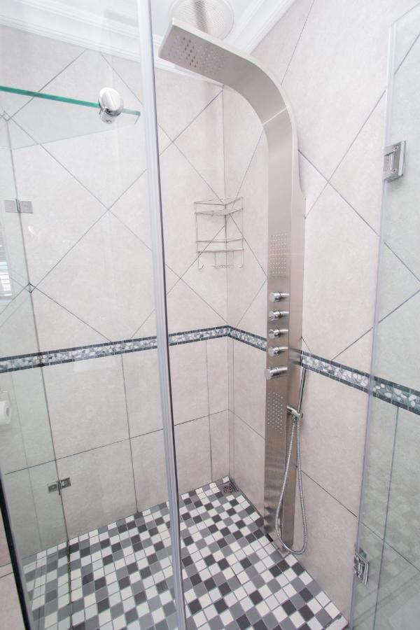Van Den Berg'S Guesthouse Bettyʼs Bay المظهر الخارجي الصورة