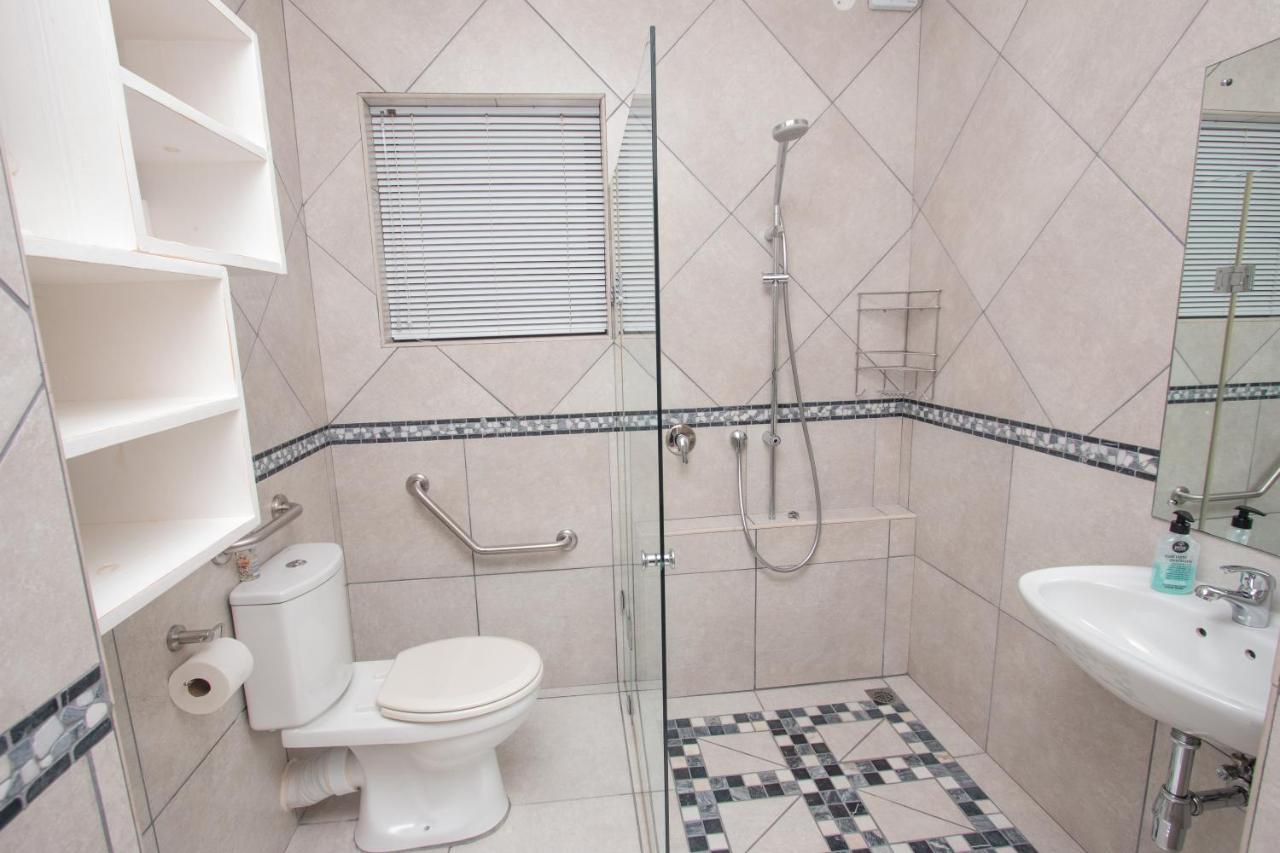 Van Den Berg'S Guesthouse Bettyʼs Bay المظهر الخارجي الصورة